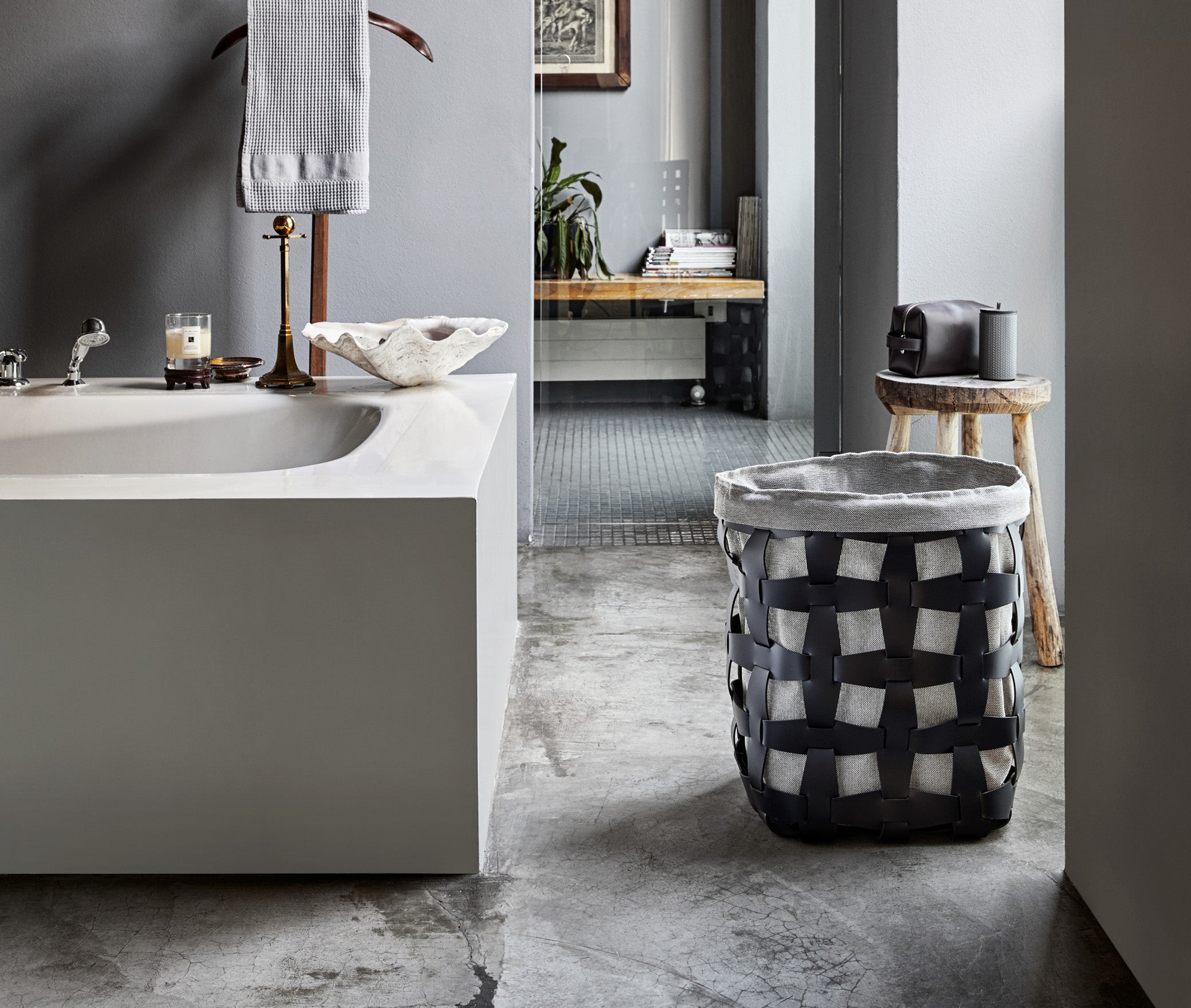 Корзина с крючком - 35X35H43,5 см / регенерированная кожа_крем Pinetti 00.0191.082.027 - Вид №6