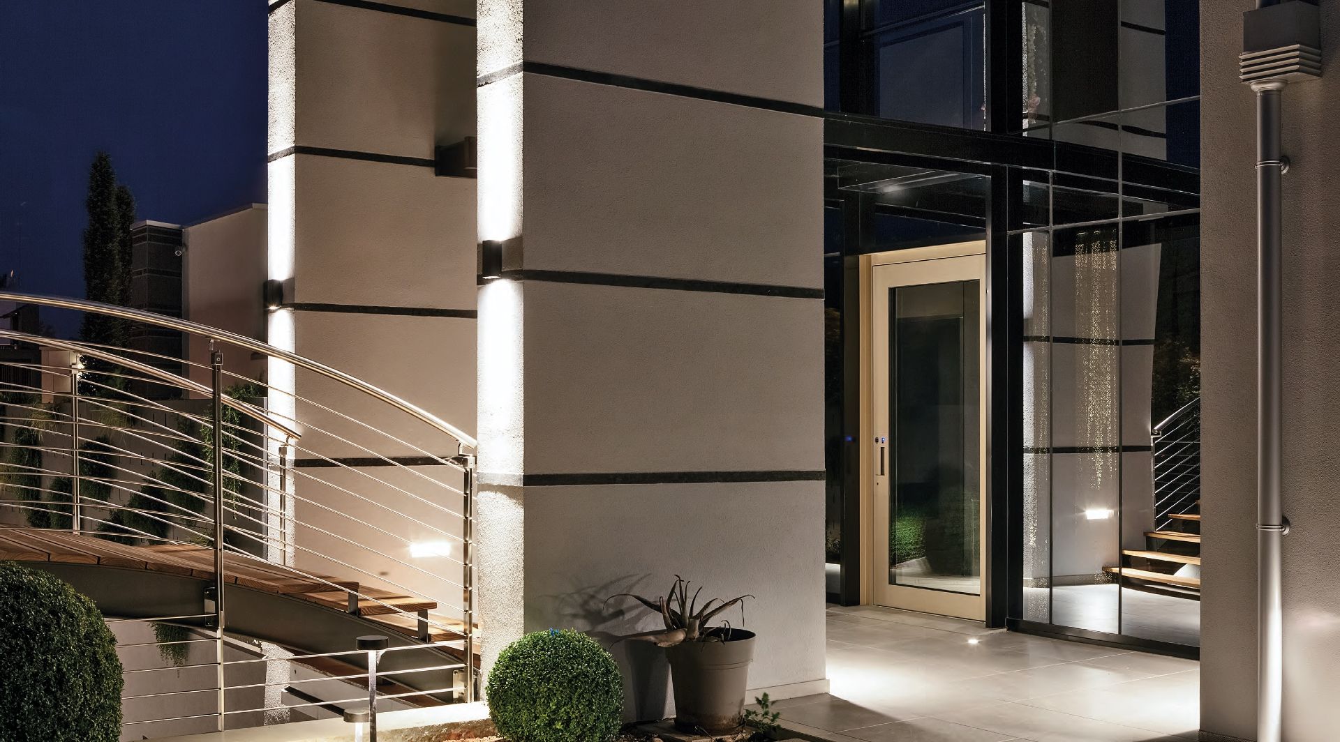 Алюминиевая и стеклянная бронированная входная дверь Oikos Nova ARCH-00075446 - Вид №3