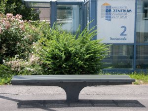 Скамейка из нержавеющей стали и ПЭТ без спинки