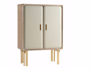 Шкаф с распашными дверцами