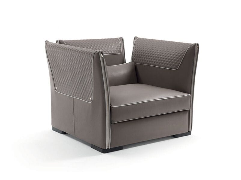 Кожаное кресло Vittoria Frigerio Clivio ARCH-00082030