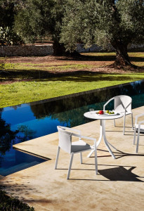 Садовый стол с алюминиевым основанием и столешницей HPL