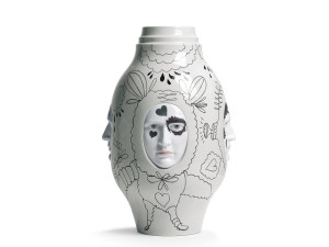 Фарфоровая ваза