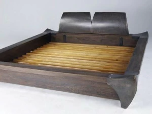 ICI ET LÀ Двуспальная кровать из дерева Handmade metal furniture by ici et là