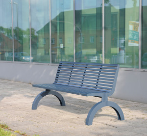 Скамейка из нержавеющей стали и ПЭТ со спинкой