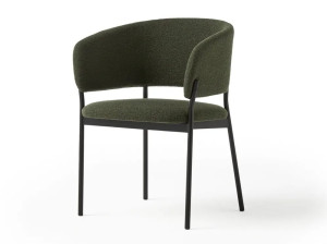 Мягкий тканевый стул с подлокотниками