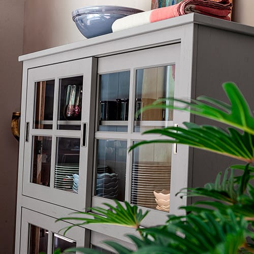 Шкаф из массива дерева с раздвижными дверями Devina Nais English ARCH-00120770 - Вид №2