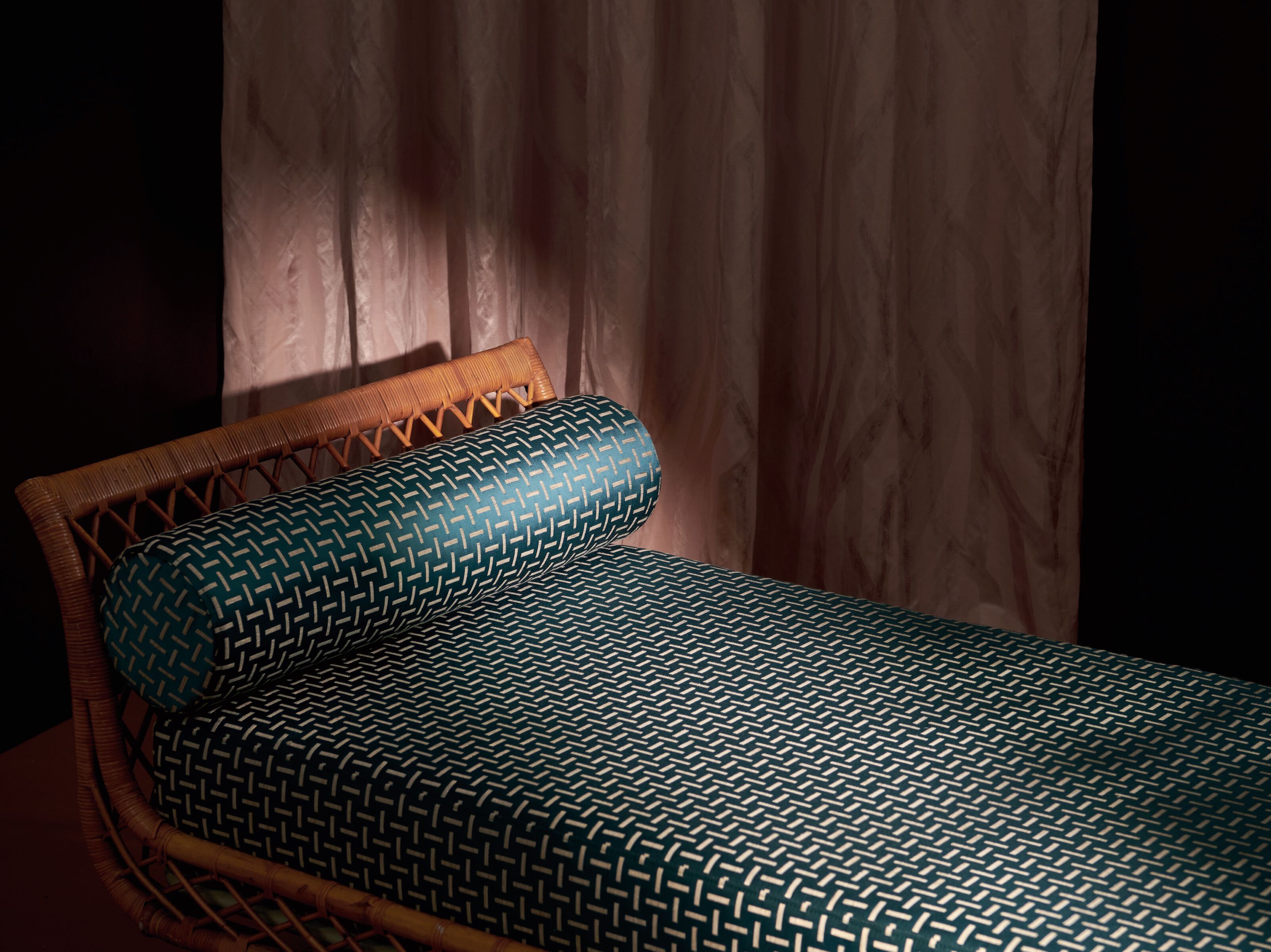 Ткань с графическим рисунком Élitis Паласио ARCH-00080003