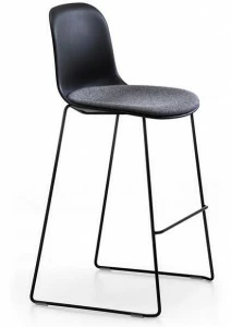 arrmet Штабелируемый табурет со встроенной подушкой Máni plastic