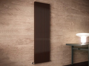 Вертикальный полотенцесушитель с горячей водой из углеродистой стали