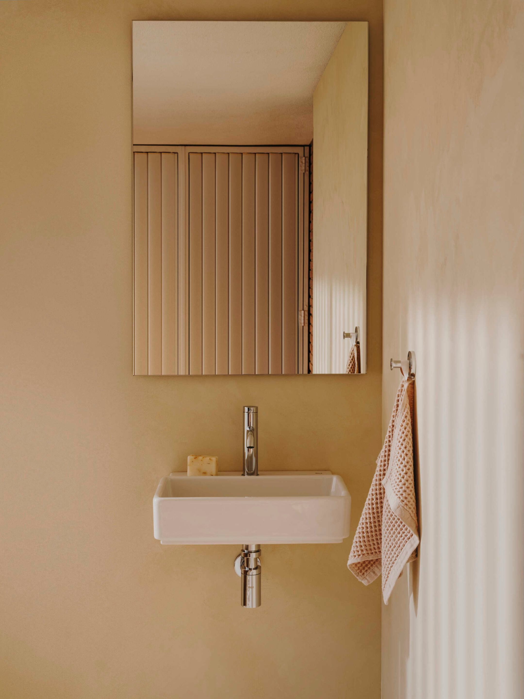 Металлическая вешалка для полотенец Roca Hotels ARCH-00138566 - Вид №4