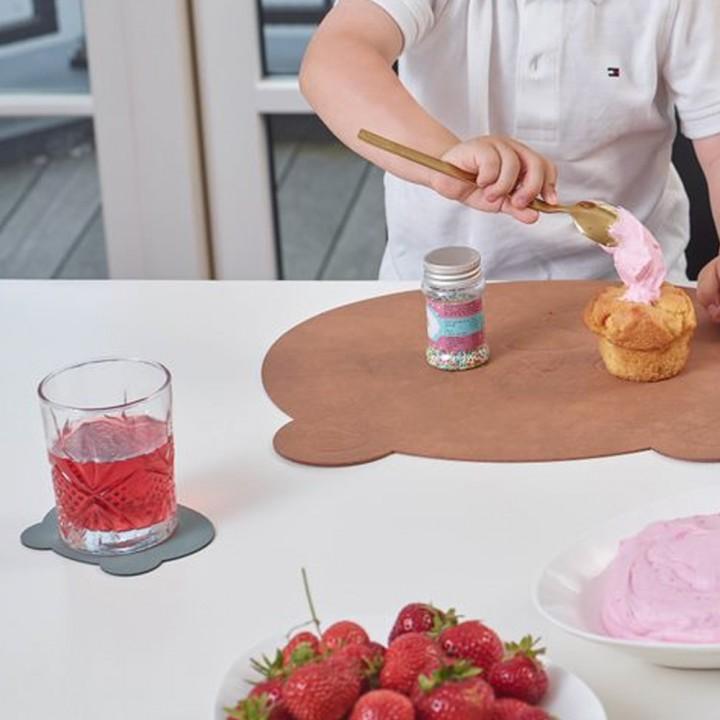 983375 NUPO nature подстаканник медвежонок диаметр 12 см, толщина 1,6 мм;LIND DNA  - Вид №1