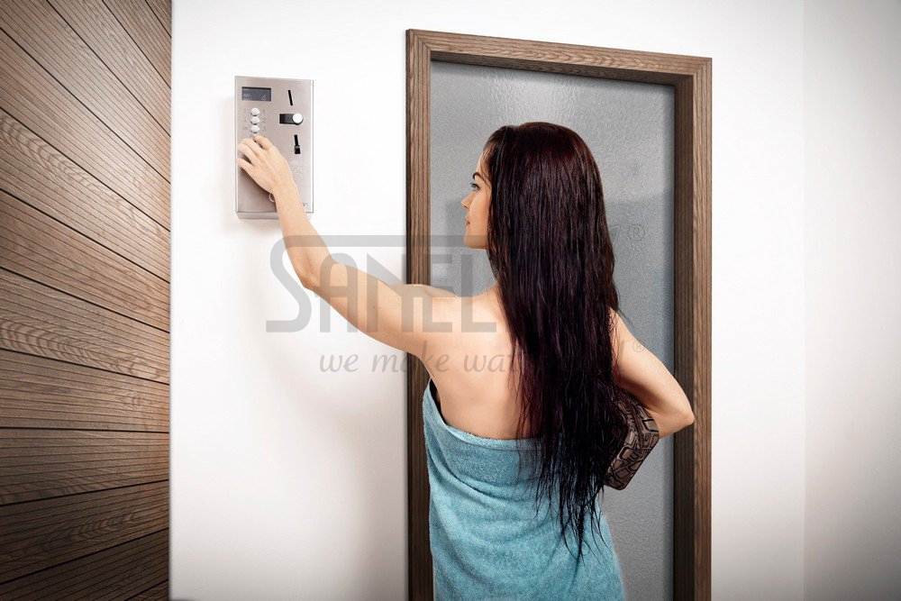 88024 Встроенный монетный и жетoнный автомат для 4 - 12 душей, интерактивное управление, выбoр душа автoматoм SANELA  - Вид №2