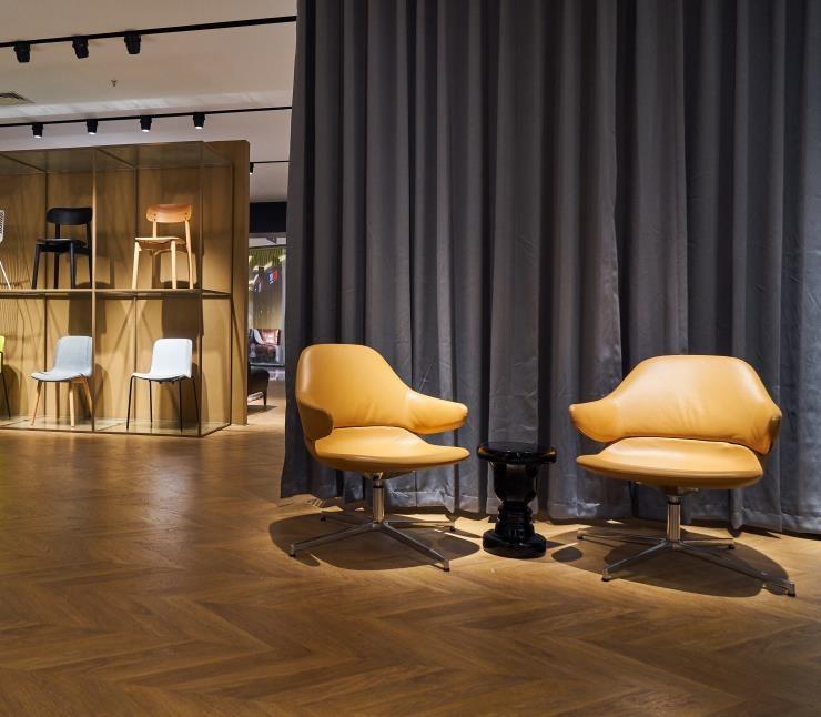 Grado Design Поворотное кожаное кресло с 4-мя спицами и подлокотниками Hug Hug-ch-01 - Вид №3