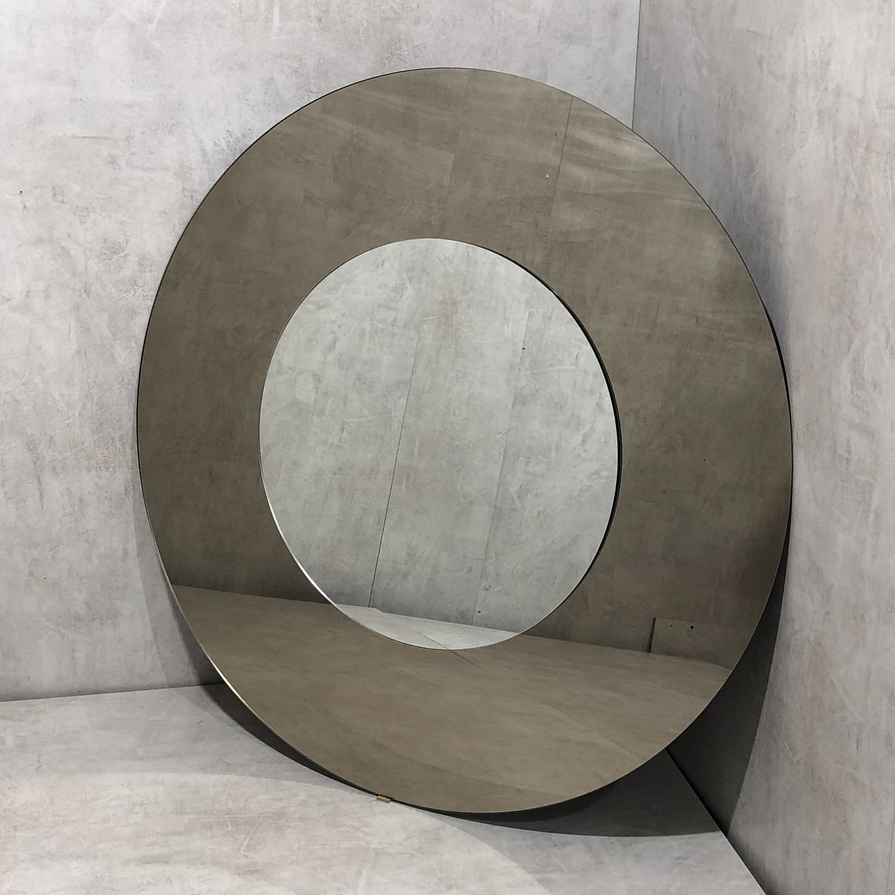 Зеркало круглое большое в тонированной раме "Гланс" GRAUM ДИЗАЙНЕРСКИЕ 304126 Бронза  - Вид №1