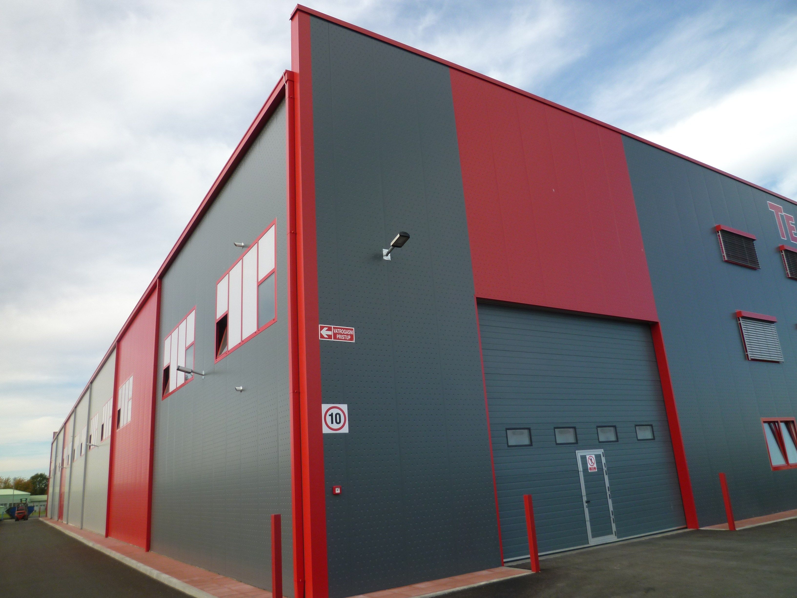 Изолированная металлическая панель для фасада ELCOM SYSTEM ТЕРМОПАРЕТЫ® ARCH-00063678 - Вид №91