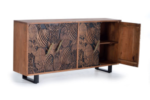 Шкаф из акации с распашными дверями