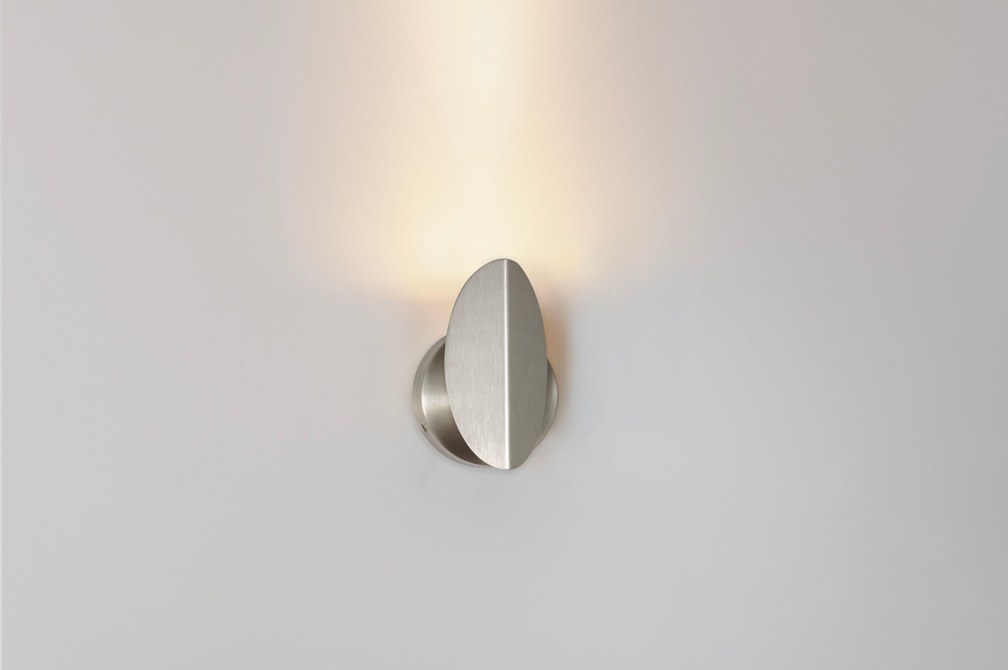 Латунный светодиодный настенный светильник CVL Luminaires Pirouette ARCH-00029238 - Вид №19
