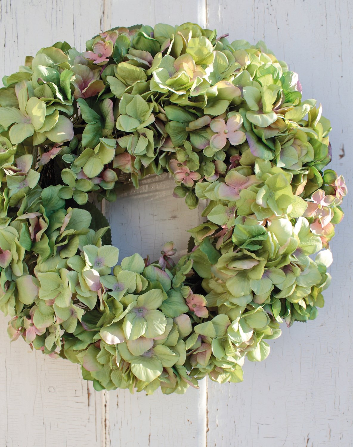 2678 805 a3 Искусственный венок из гортензии на ротанге, Ø 40 см, зелено-розовый H-andreas  - Вид №1