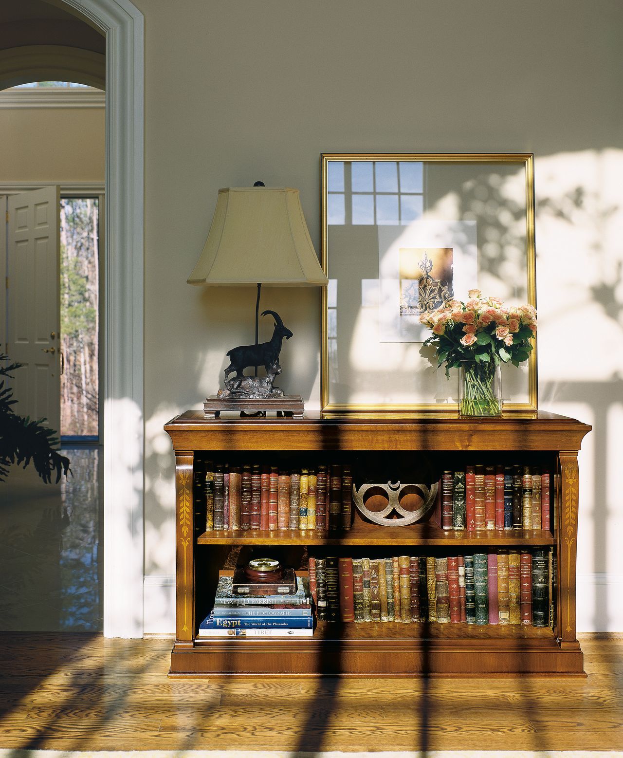 Деревянный книжный шкаф Hurtado Traditional ARCH-00079262