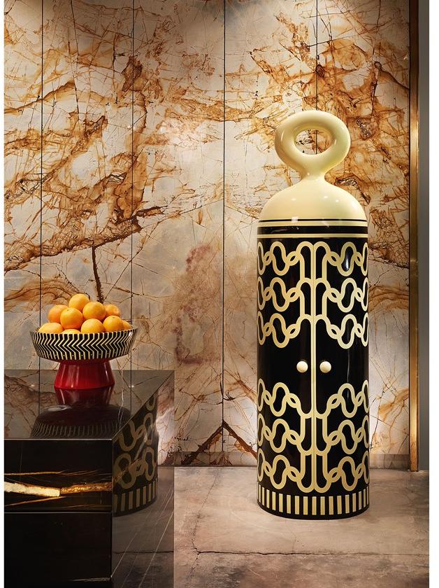 Scarlet Splendour Комод из мдф с распашными дверцами Vanilla noir sun-id-1474526 - Вид №5