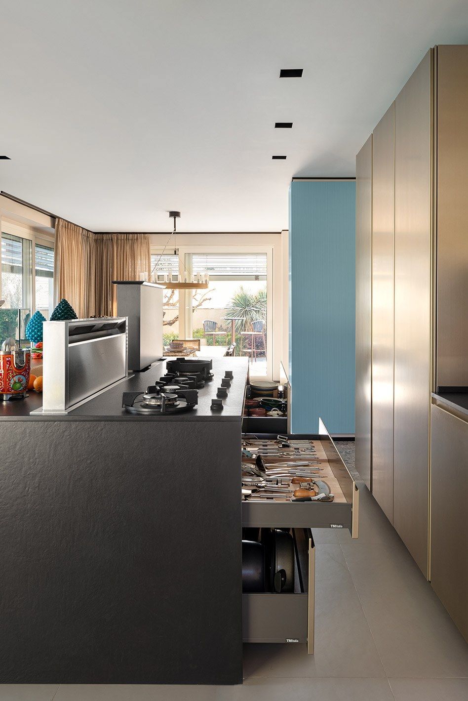 Линейная кухня с островом в комплекте со съемным экраном TM Italia Cucine D90 ARCH-00071217 - Вид №3