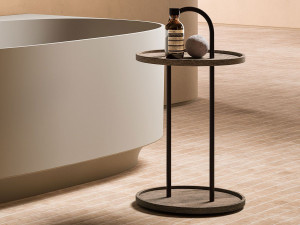 Высокий круглый деревянный журнальный столик