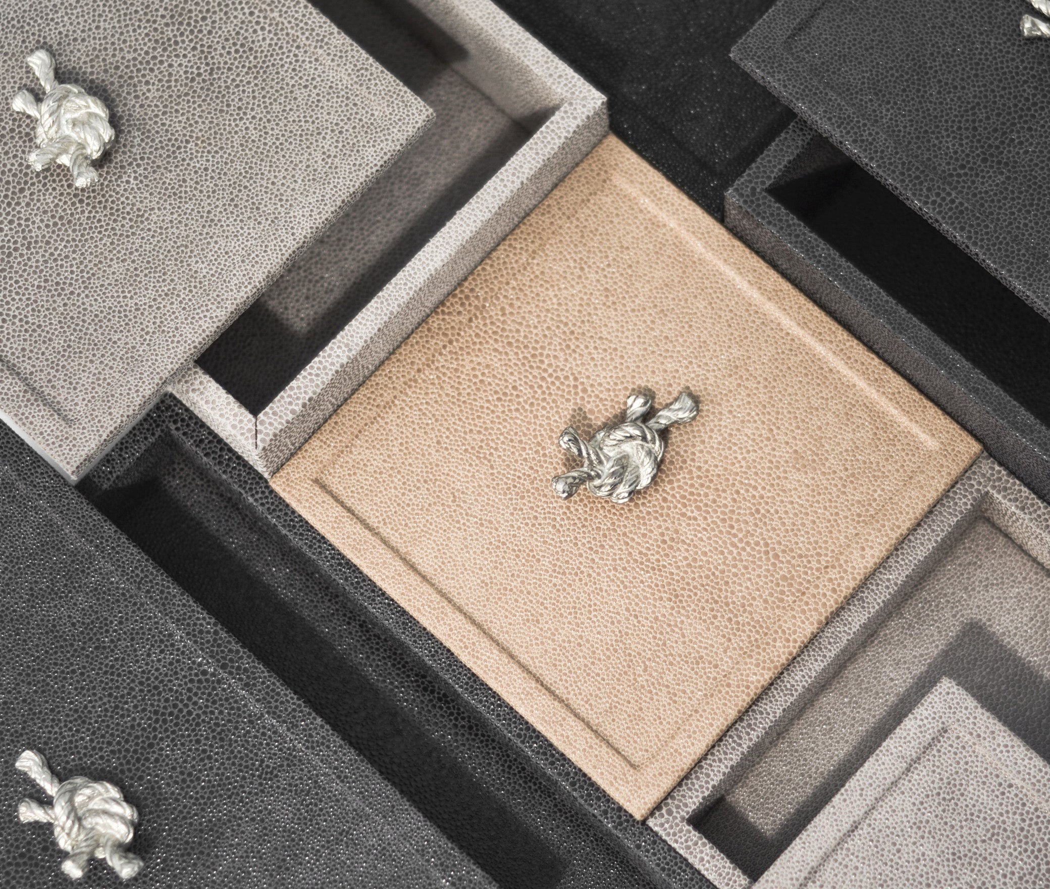 Прямоугольная шкатулка Thalia - 27X15XH9 см / металлическая отделка_хром / ari-leather_taupe Pinetti 00.0141.037.048 - Вид №3