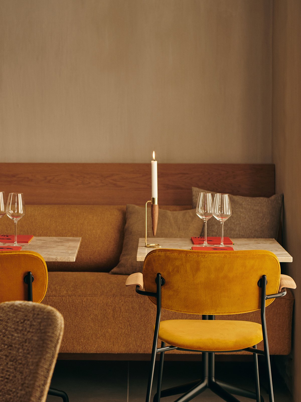 1115008-000102ZZ MENU Обеденный стул, полностью обитый, с подлокотником, черный Черный дуб | Доппиопанама - T14012 / 001  - Вид №16