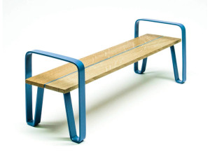 Стальная и деревянная скамья без спинки
