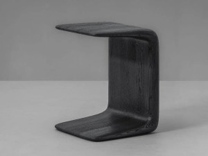 Журнальный столик из дуба